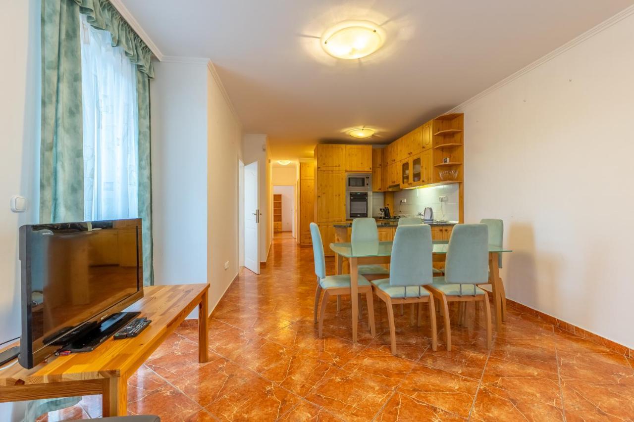 Egyuett A Csalad II Apartman By Bltn Сиофок Екстериор снимка
