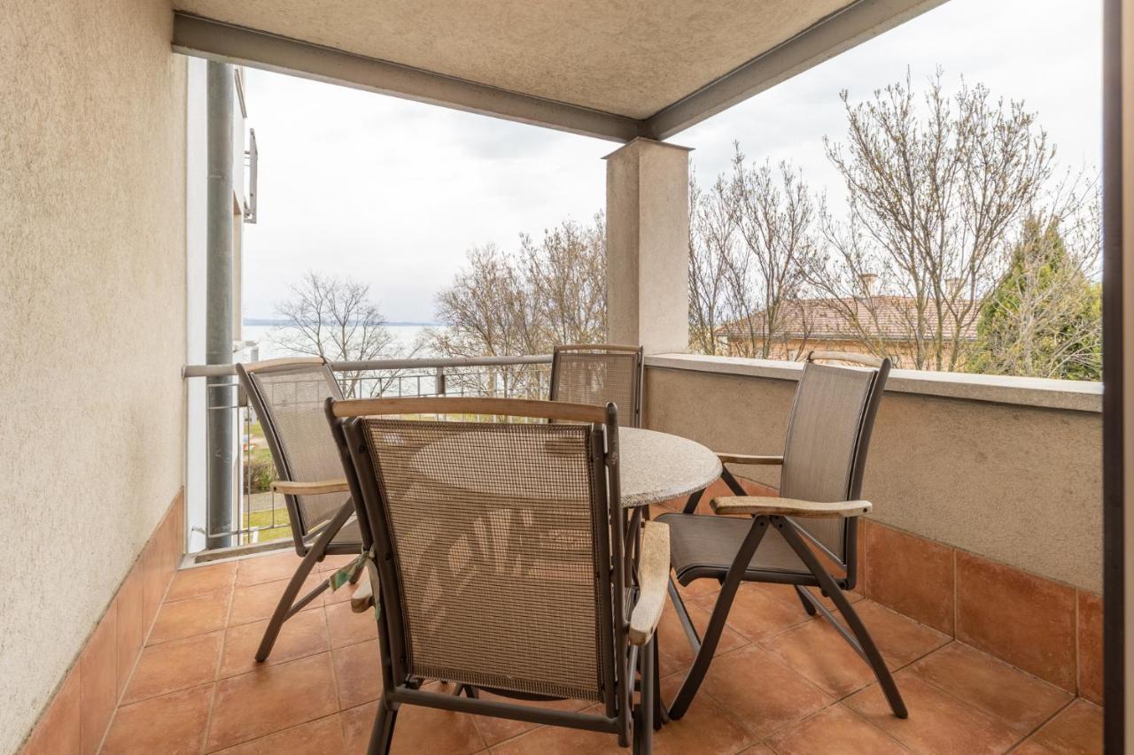 Egyuett A Csalad II Apartman By Bltn Сиофок Екстериор снимка