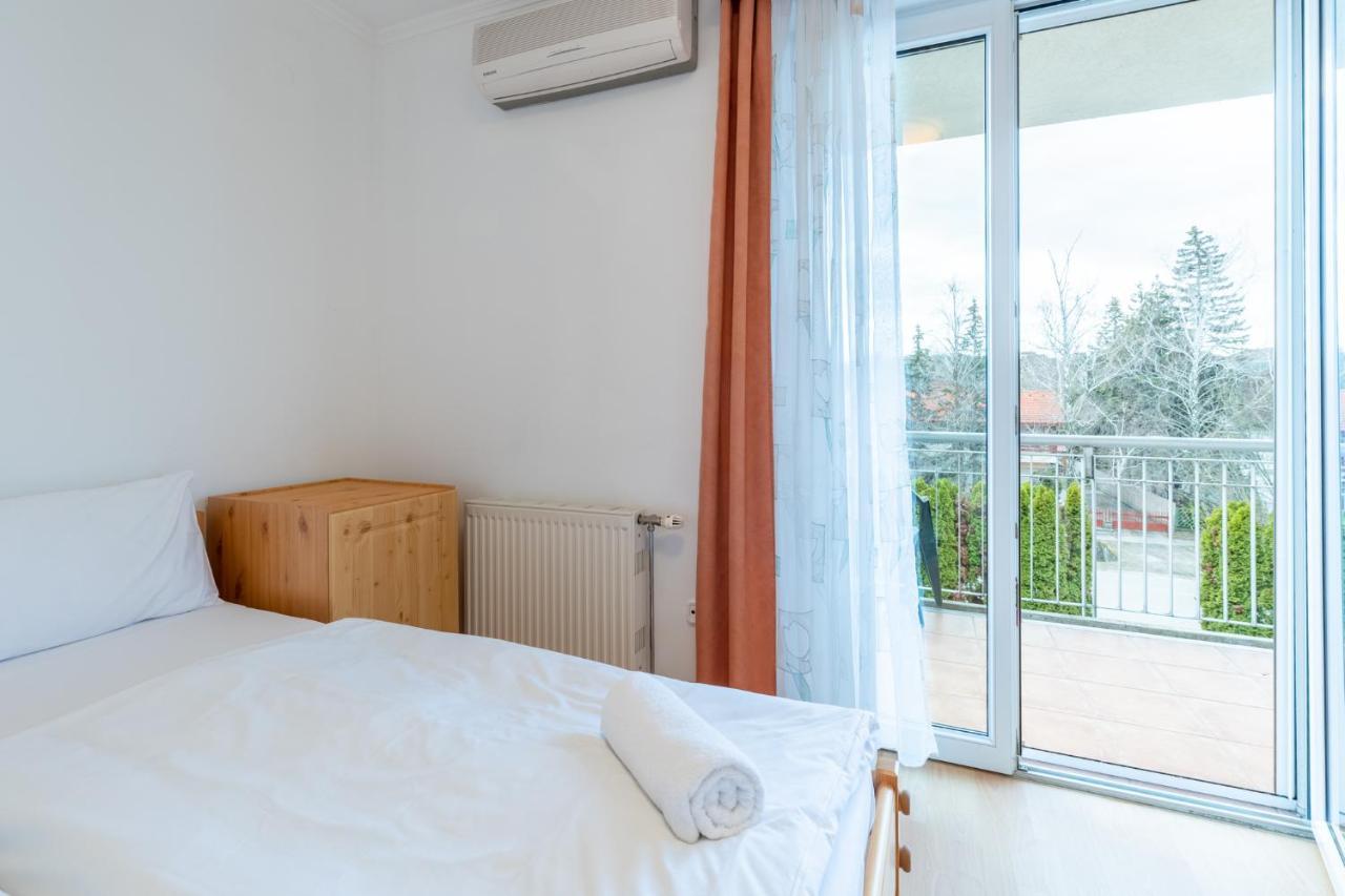 Egyuett A Csalad II Apartman By Bltn Сиофок Екстериор снимка