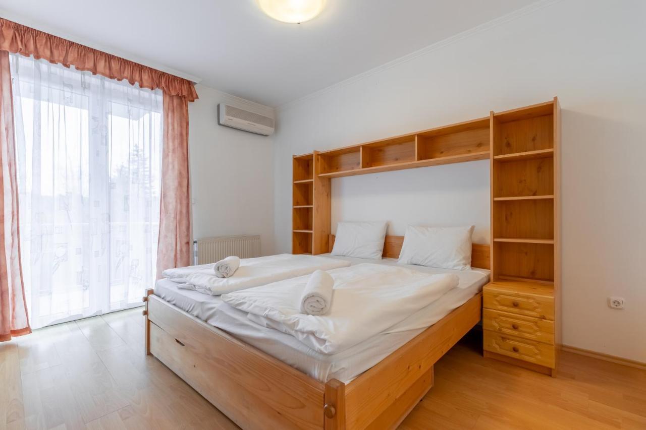 Egyuett A Csalad II Apartman By Bltn Сиофок Екстериор снимка